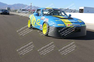 media/Nov-19-2022-Speed Ventures (Sat) [[eb5c8f9508]]/Around the Pits/Pre Grid Race Group/